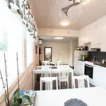 Valkeisen Loma Lantgård *